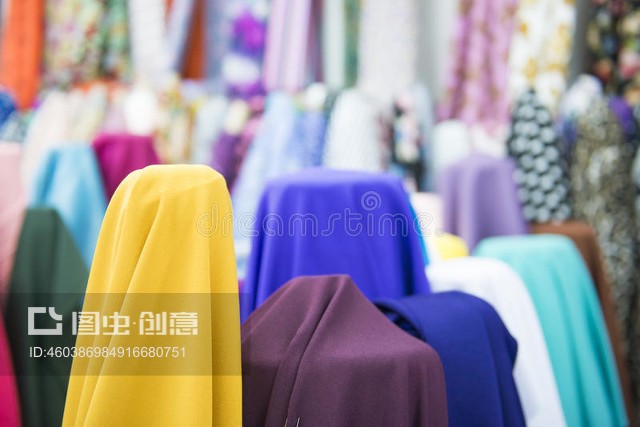 繽紛織物，品質生活 商店中的紡織品與遮篷選購指南